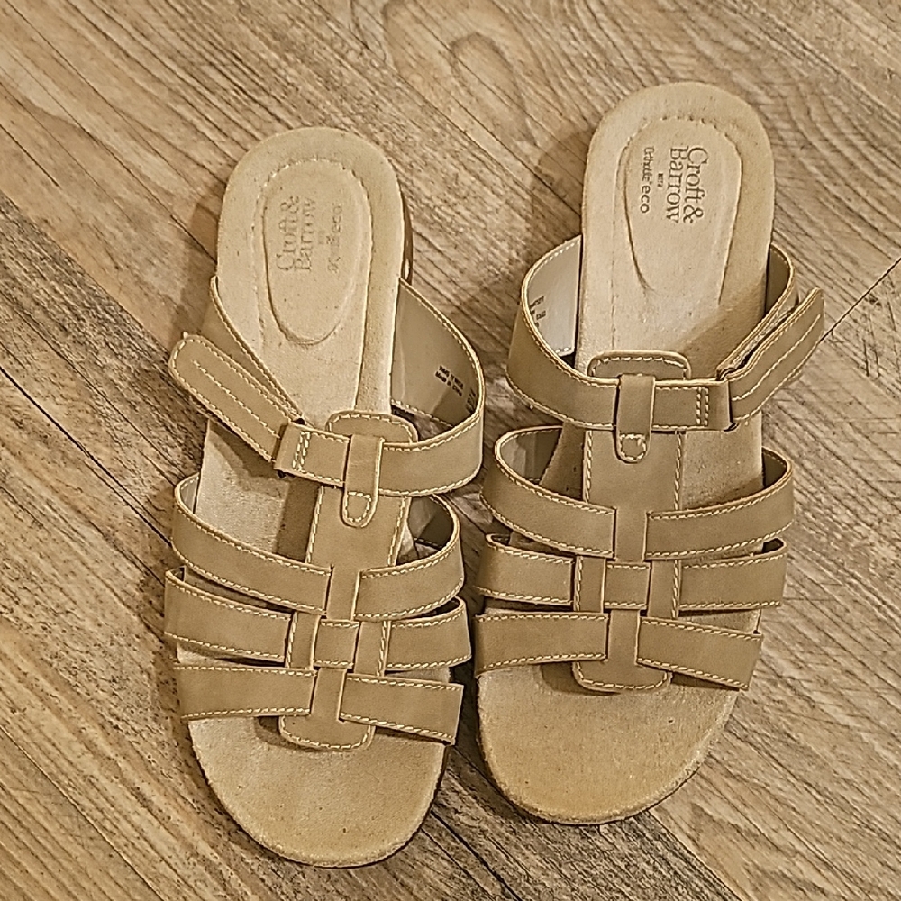 Croft & Barrow Tan Strappy Sandals